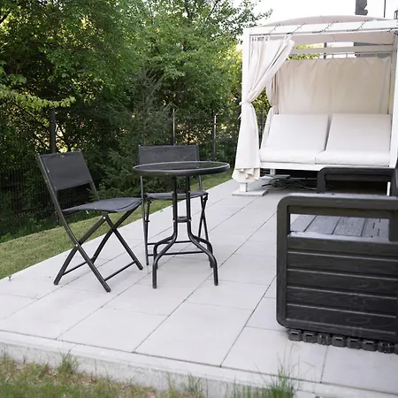 Comfortable Flat With Garden