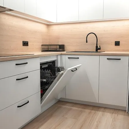 Daire Comfortable Flat With Garden, Self Check-in, Parking Free