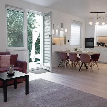 Daire Comfortable Flat With Garden, Self Check-in, Parking Free