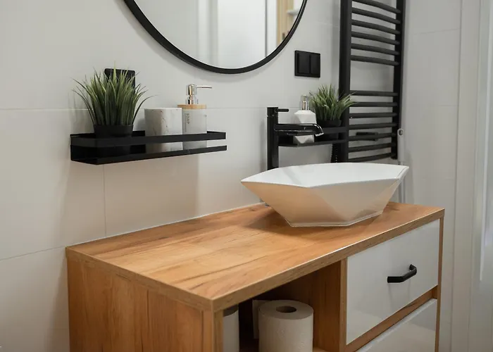 شقة Comfortable Flat With Garden *