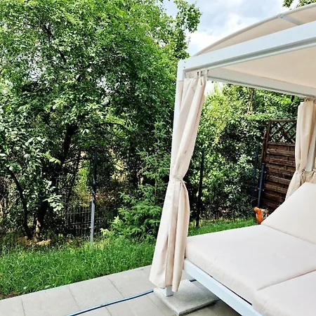 Comfortable Flat With Garden Apartment Poznan