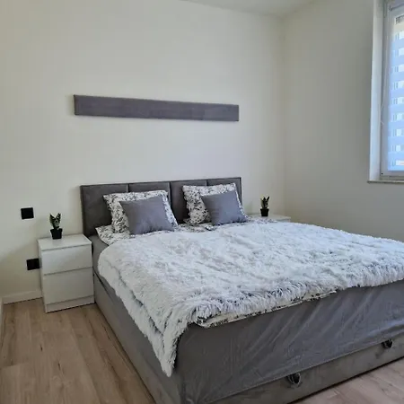 Comfortable Flat With Garden Apartment