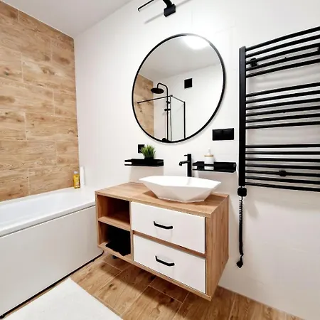 Comfortable Flat With Garden, Self Check-in, Parking Free Апартаменты