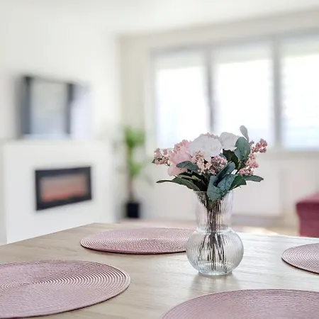Comfortable Flat With Garden Apartment *