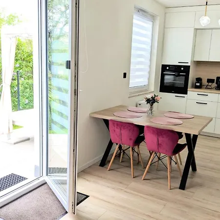 Apartment Comfortable Flat With Garden