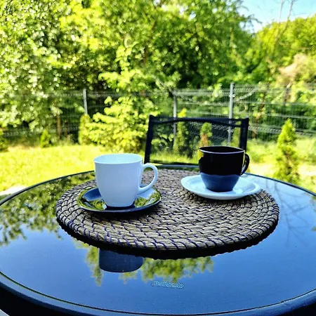 Comfortable Flat With Garden, Self Check-in, Parking Free Lägenhet