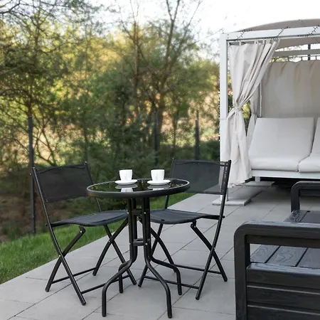 Apartment Comfortable Flat With Garden *