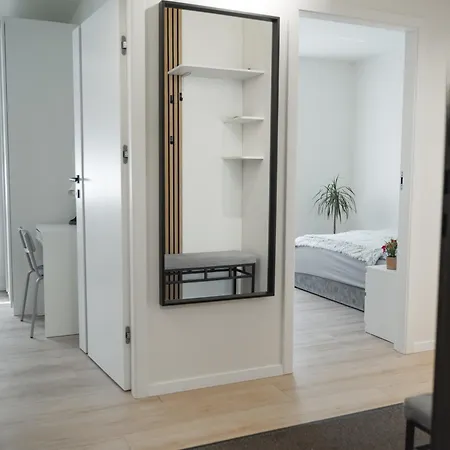 아파트 Comfortable Flat With Garden, Self Check-in, Parking Free