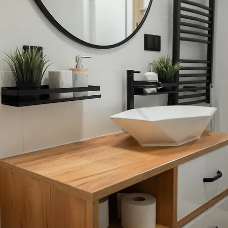 Lägenhet Comfortable Flat With Garden, Self Check-in, Parking Free *