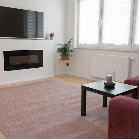 Comfortable Flat With Garden, Self Check-in, Parking Free * Poznań
