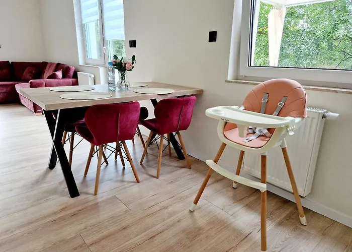 Comfortable Flat With Garden דירה *