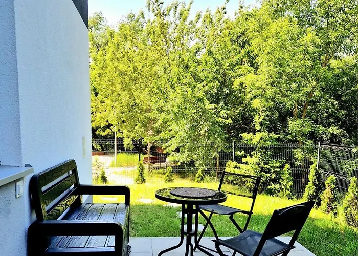 Comfortable Flat With Garden Apartment *