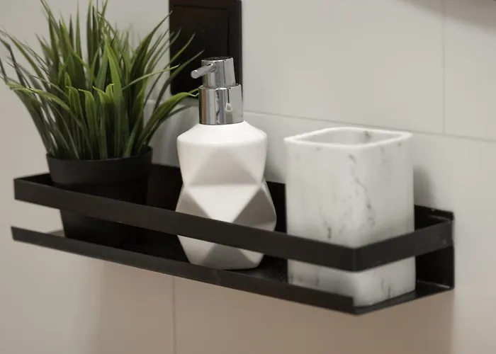 Comfortable Flat With Garden דירה