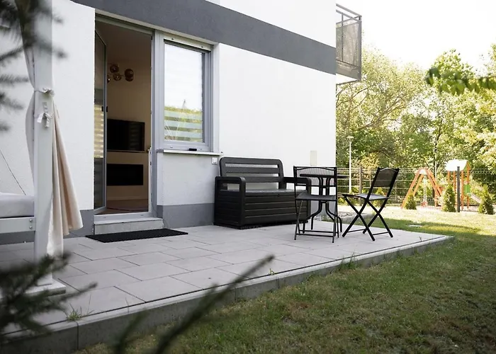 Comfortable Flat With Garden Apartment Poznan